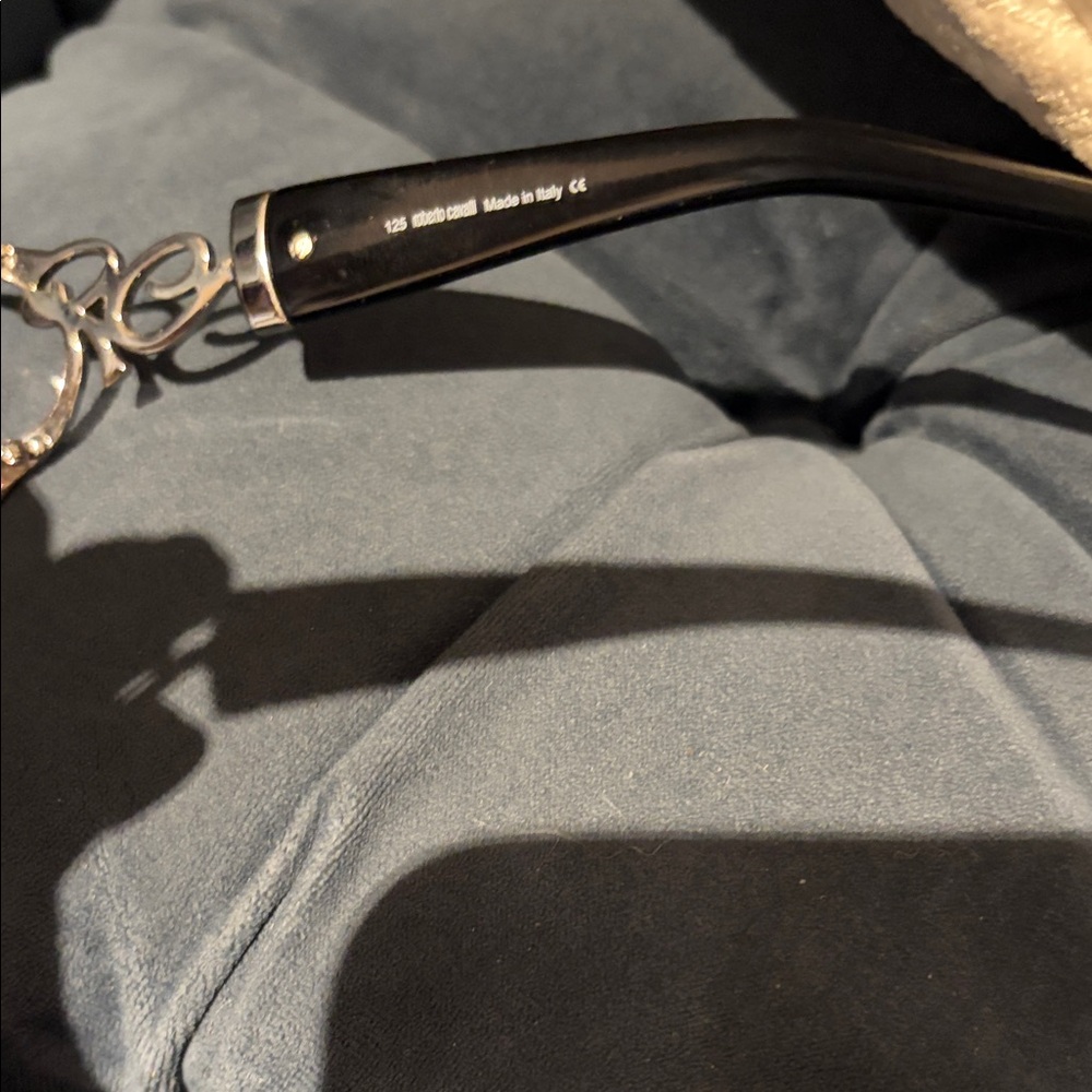 Roberto Cavalli Gold Sunglasses with Black Case - Picture 2 of 5